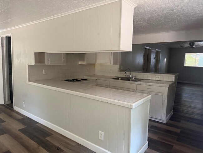 Building Photo - 16423 Stinson Ln