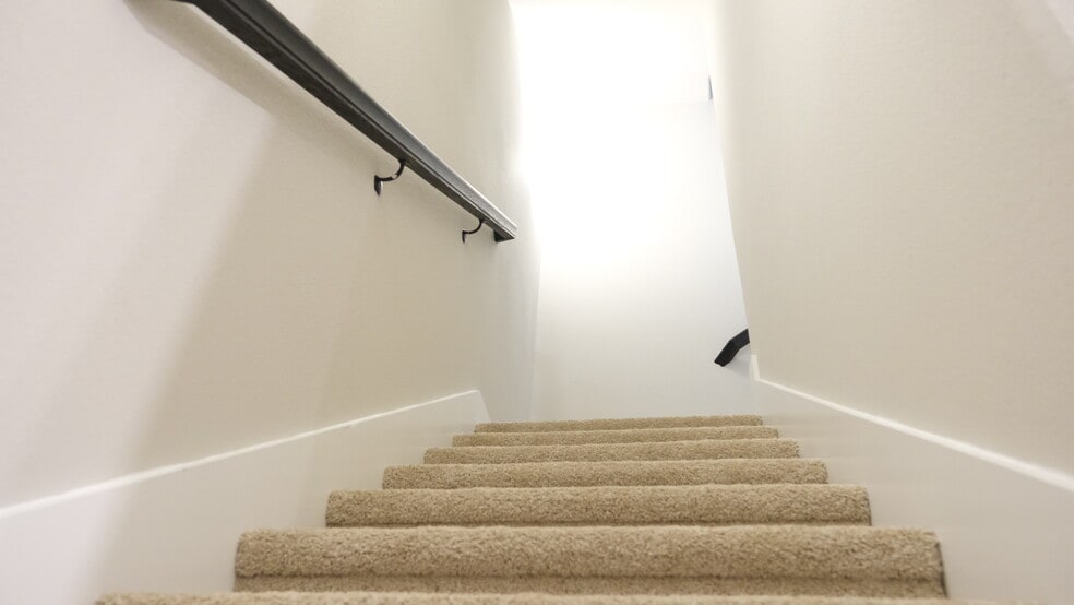 Building Photo - 332 Blackthorne Dr