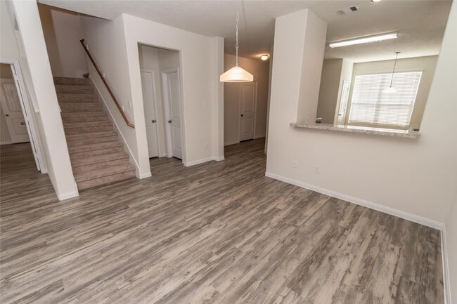 Building Photo - 26 Lazy Swing Ct