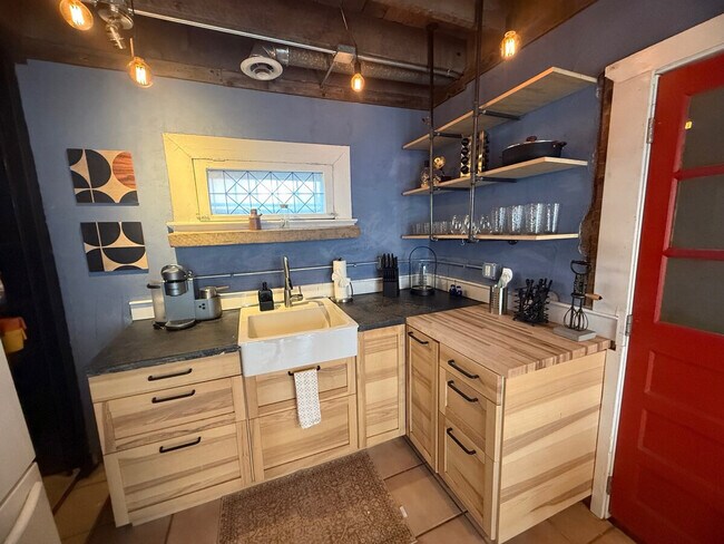 Building Photo - 2900 Champa St