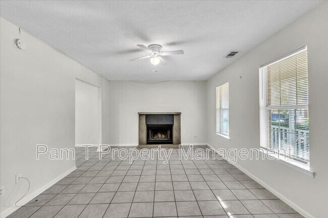 Building Photo - 4 Gunpowder Ct