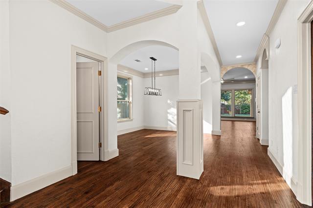 Building Photo - 1925 Manor Way Dr