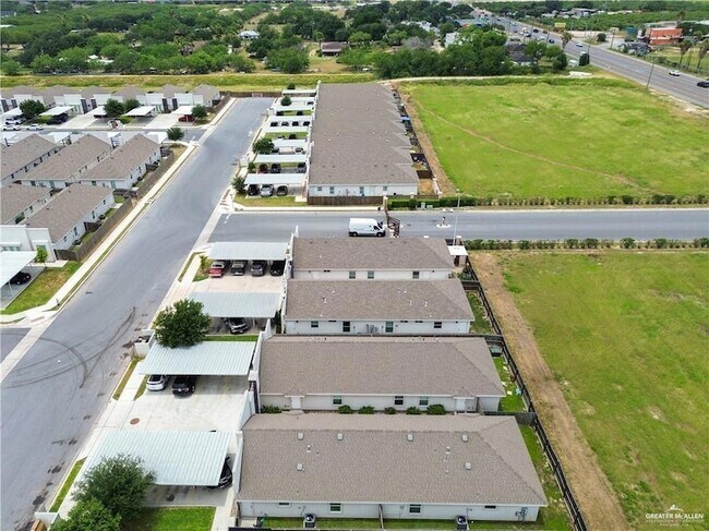 Building Photo - 2013 Stardust Ln