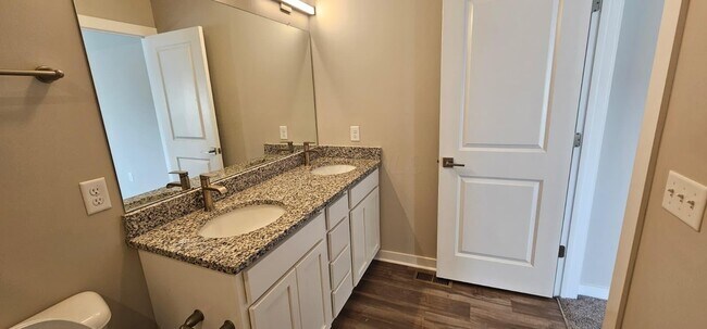 Building Photo - 125 Lenell Lp