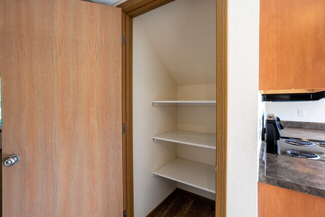 Building Photo - 601 Glenstone Dr