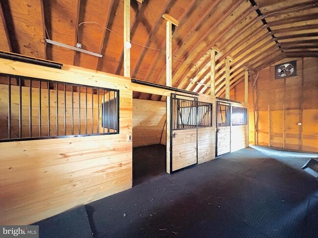 Building Photo - 3679 Pickertown Rd