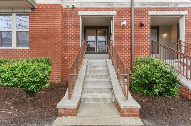 Building Photo - 1000 Providence Pl