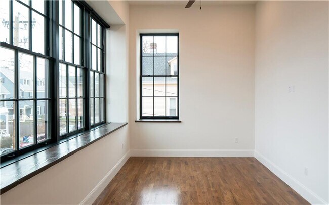 Building Photo - 15 Cranston Ave