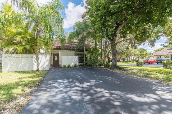 Building Photo - 11135 SW 134th Ct