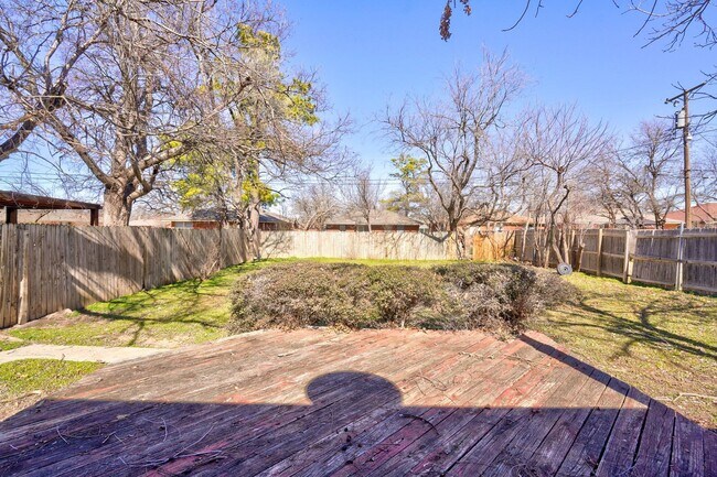 Building Photo - Stunning 3-Bedroom Property / With Shelter