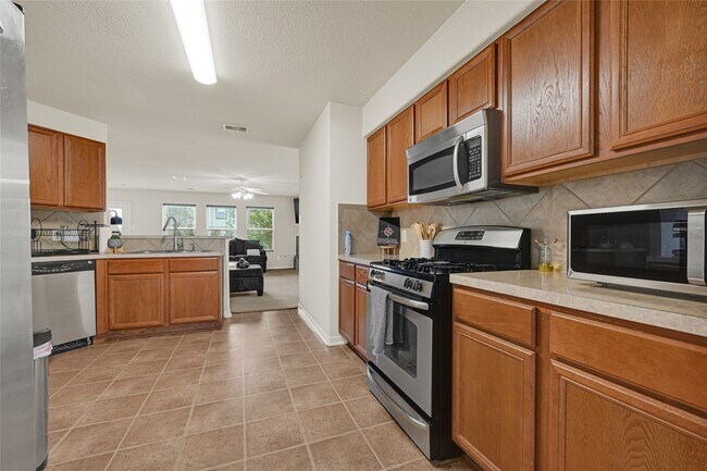 Building Photo - 15826 Sheldon Ridge Way