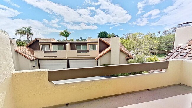 Building Photo - Spacious 3 bed / 2 bath in the More Mesa area