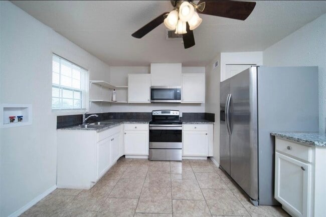Building Photo - 12115 Segrest Dr