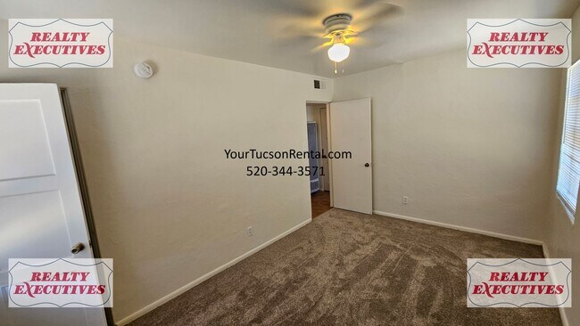 Building Photo - Silverlake Rd & Aviation Rd 3 Bedroom 1 ba...