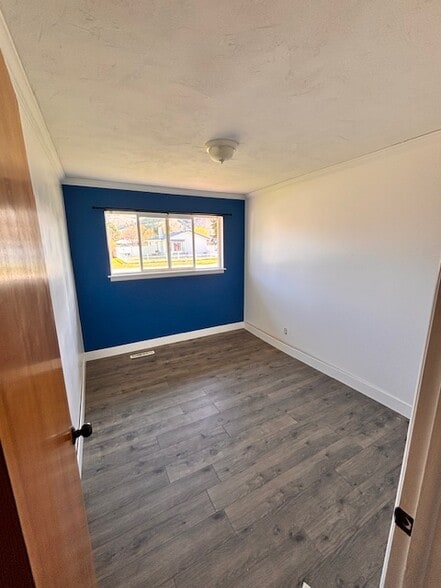 Building Photo - 521 Dorie Dr