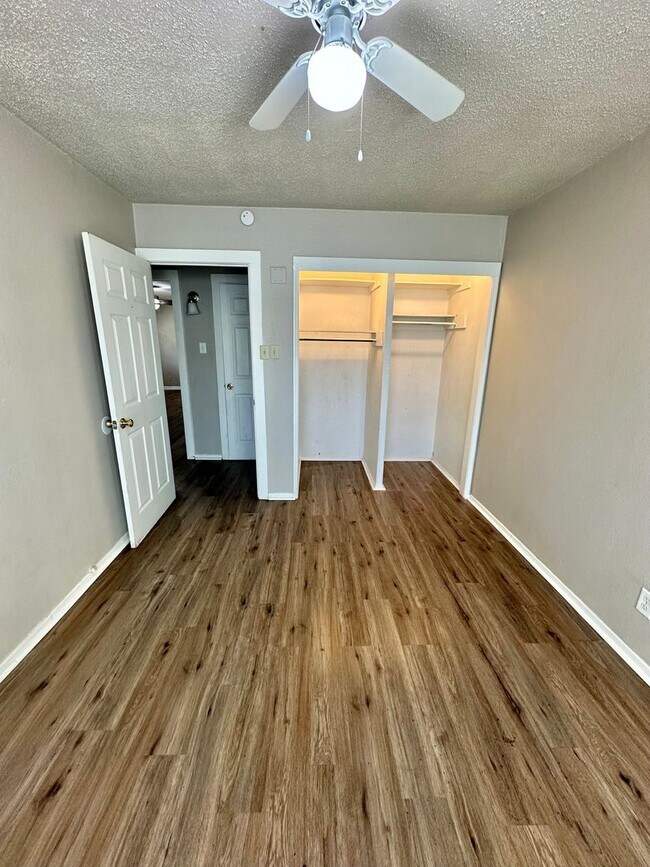 Building Photo - NOW AVAILABLE - 3 Bedroom Home + Fenced Ba...