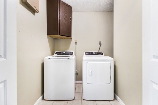 Building Photo - 6808 Betty Levy