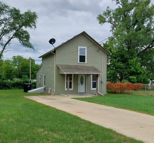 Primary Photo - 912 Copeland Ave