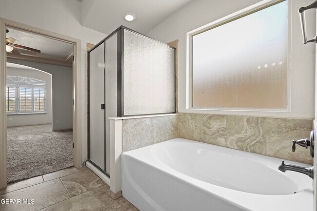 Building Photo - 3143 Hidden Creek Dr