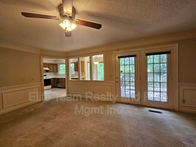 Building Photo - 4015 Brownes Ferry Rd