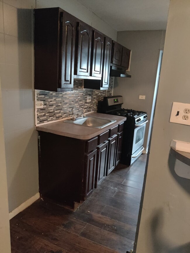 Building Photo - 334 Berkley St