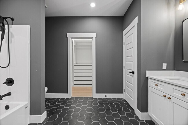 Building Photo - 2505 Vance Ave