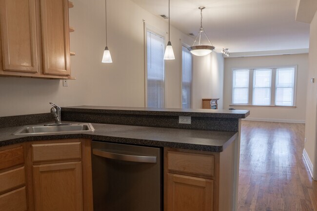Building Photo - 1720 W Beach Ave