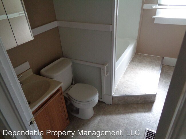 Building Photo - 6 br, 3 bath House - 1018 17th Street