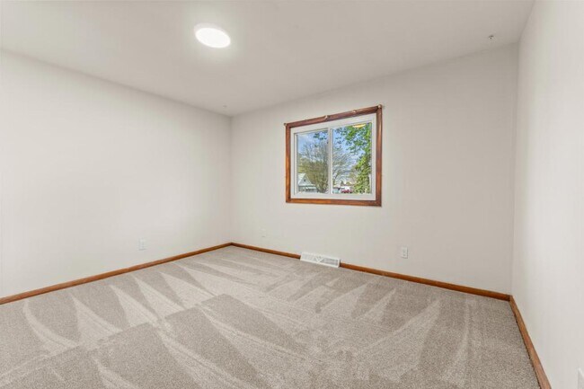 Building Photo - 2611 W 23rd St