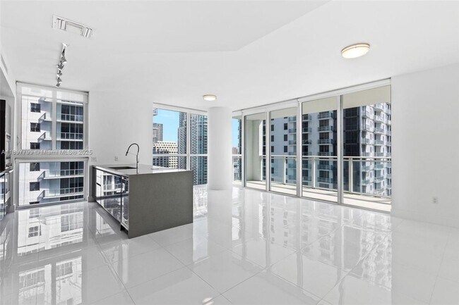 Building Photo - 1080 Brickell Ave