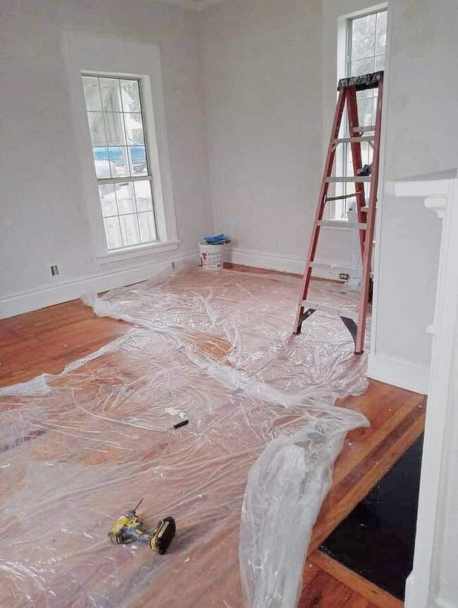 Building Photo - 2327 Gardner St