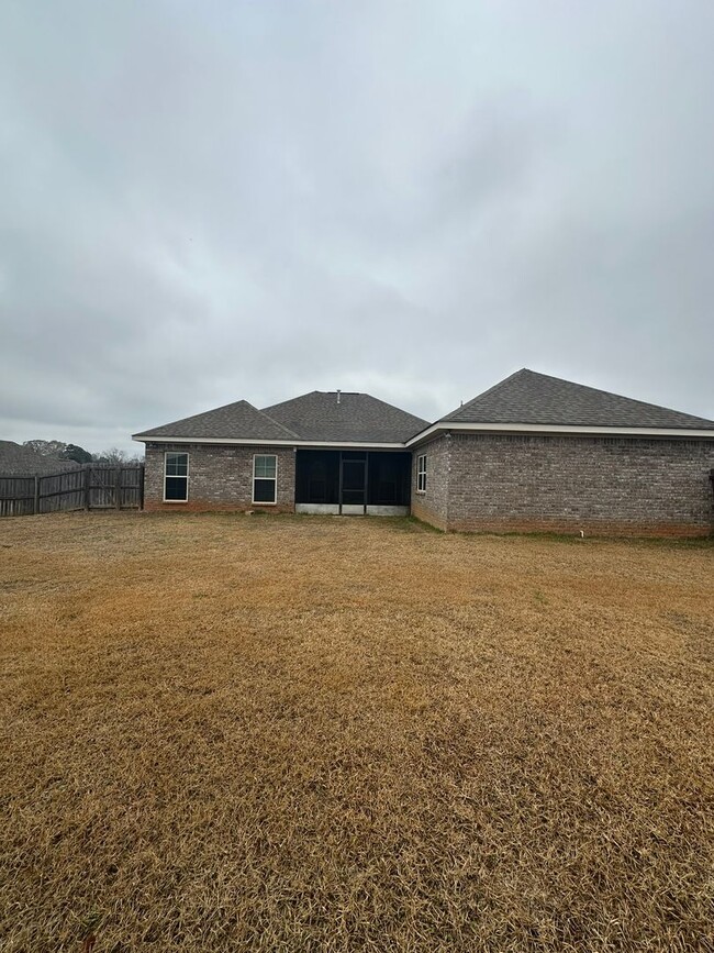 Building Photo - Fountain Crest Subdivision!!  4 Bedroom!!