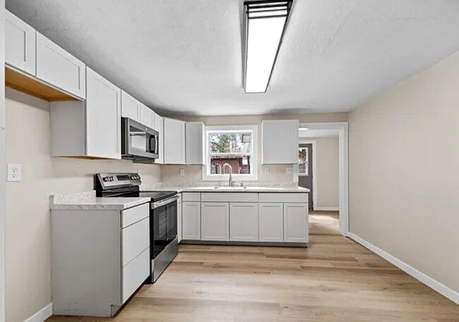 Building Photo - 2221 Curry Ln