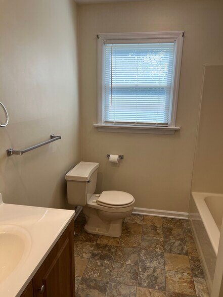 Building Photo - 1520 Tussey Ct
