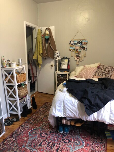 Building Photo - 54 Gainsborough St