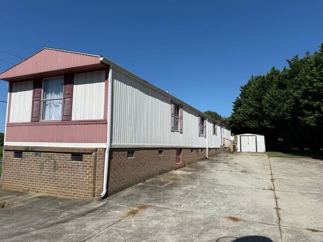 Building Photo - Charming Rural Home with Large Yard & Storage