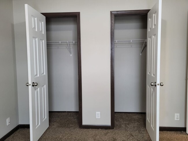 Building Photo - 61 Meadowlark Ln