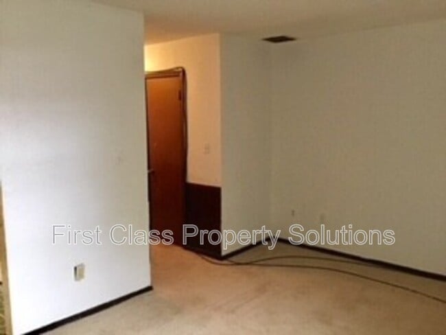 Building Photo - 3605 N Kelley Ave