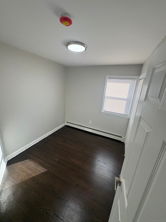 Building Photo - 19 Mill St