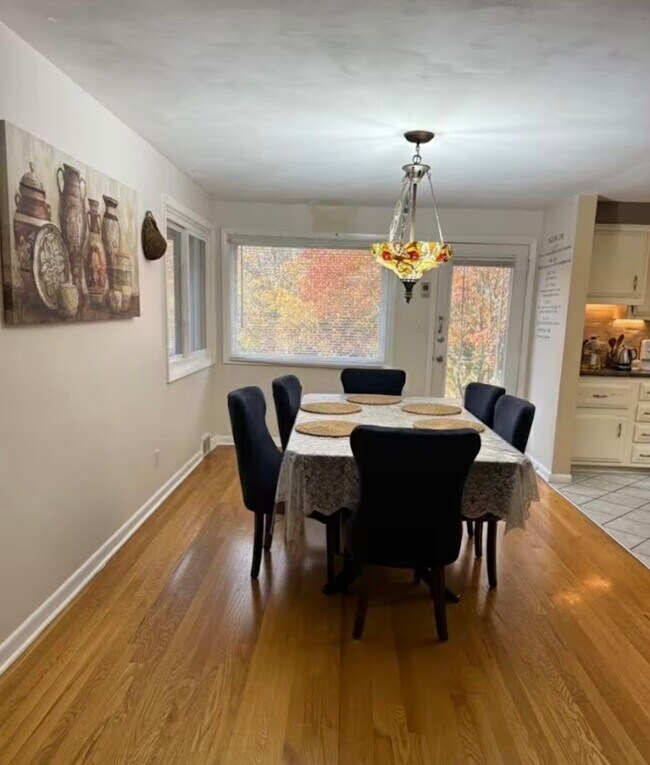 Building Photo - 449 Jensen Rd