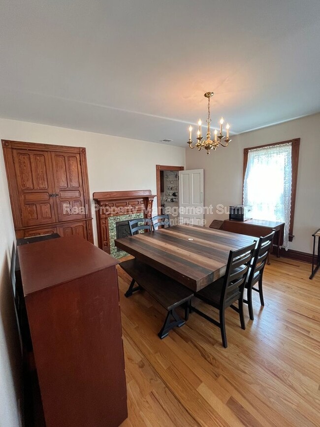 Building Photo - 11 Shady Ln