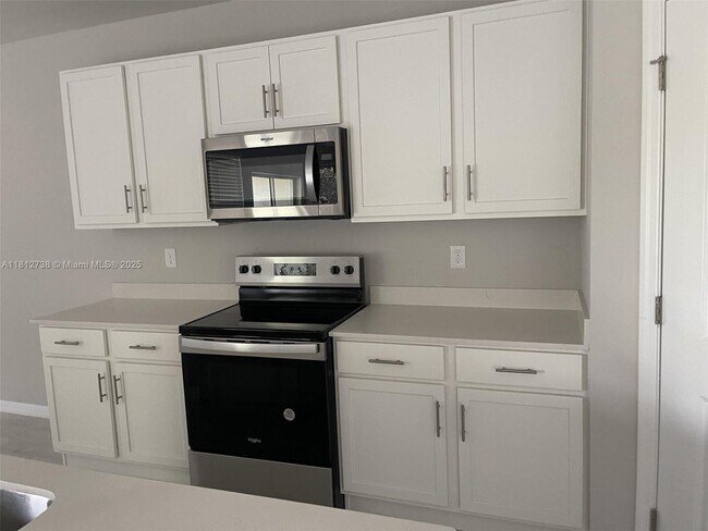Building Photo - 429 NE Juanita Pl