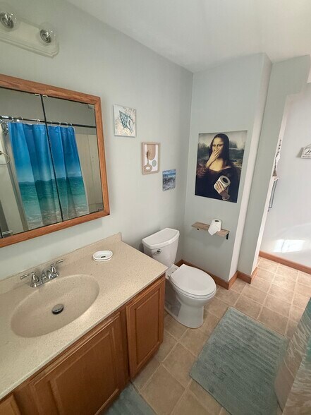 Building Photo - 160 Main St