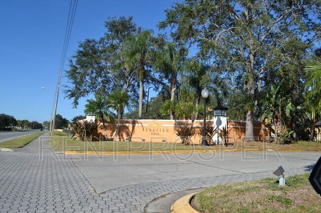 Building Photo - 4532 Commander Dr