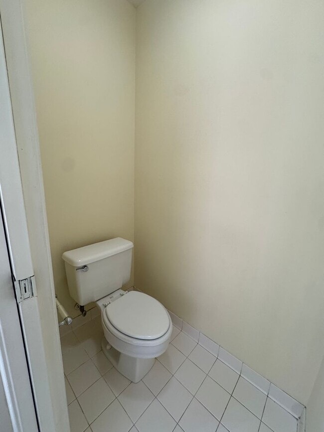 Building Photo - End of Cul-de-sac home