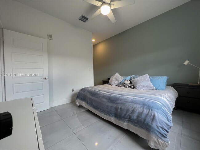 Building Photo - 7825 NW 104th Ave