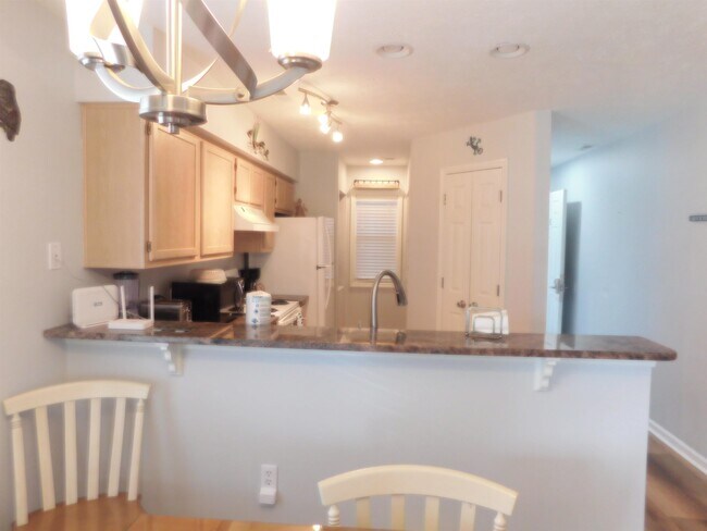 Building Photo - 521 White River Dr