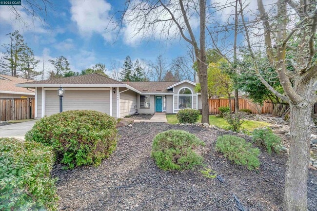 Primary Photo - 1060 St Andrews Dr