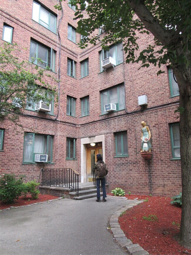 Building Photo - 2059 McGraw Ave
