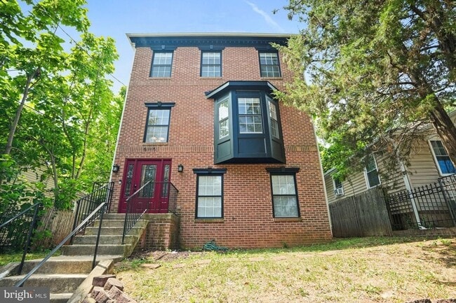 Building Photo - 5115 Bass Pl SE